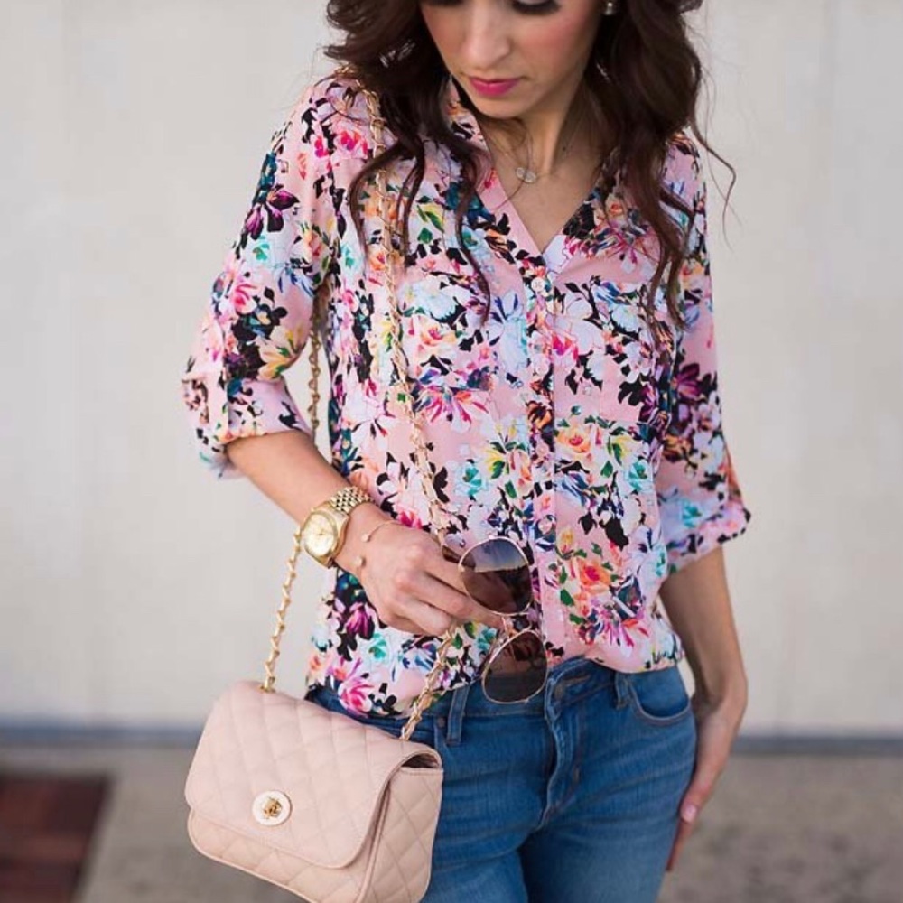 🌸 Express The Portofino Shirt- Pink Floral Blouse- Size Small- Great Condition!